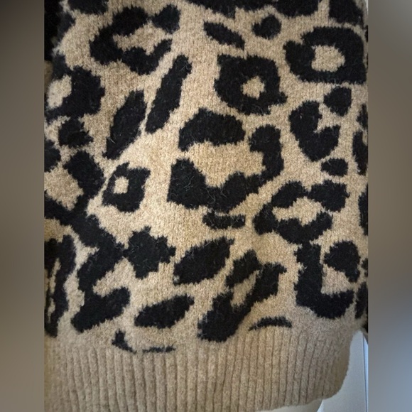 Loft Leopard Fleece Hoodie size S - Picture 2 of 3